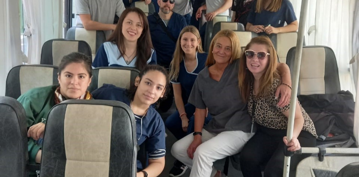 Peregrinación a Luján: estudiantes de Kinesiología y Fisiatría asistieron a los peregrinos en compañia de sus docentes