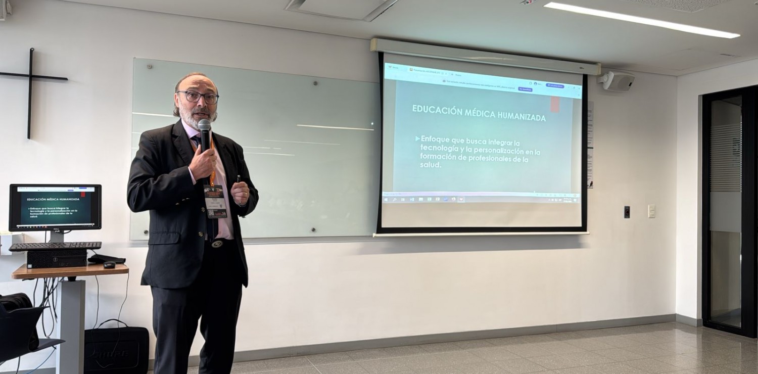 El Dr. Ricardo Znaidak estuvo presente en el III Congreso Mundial de Educación Médica